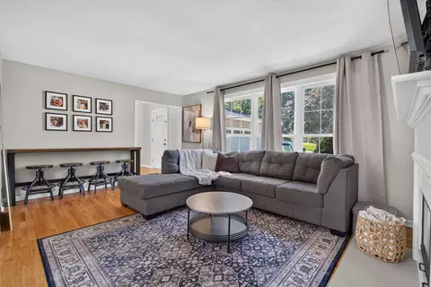 Living - 2021 Lancaster Ln, Wheaton, IL 60189 photo 3 of 3