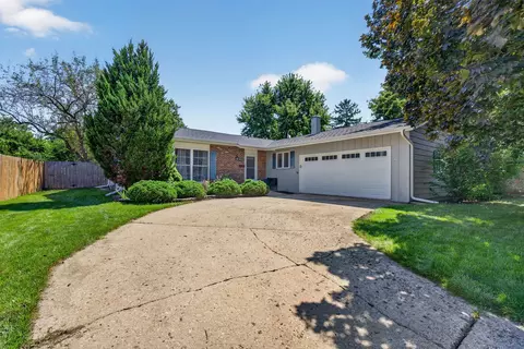 Exterior - 2021 Lancaster Ln, Wheaton, IL 60189 photo 12 of 12