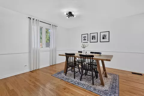 Dining - 2021 Lancaster Ln, Wheaton, IL 60189 photo 1 of 5
