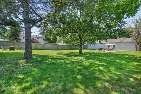 Exterior - 2021 Lancaster Ln, Wheaton, IL 60189 photo 10 of 12