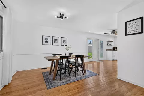 Dining - 2021 Lancaster Ln, Wheaton, IL 60189 photo 2 of 5