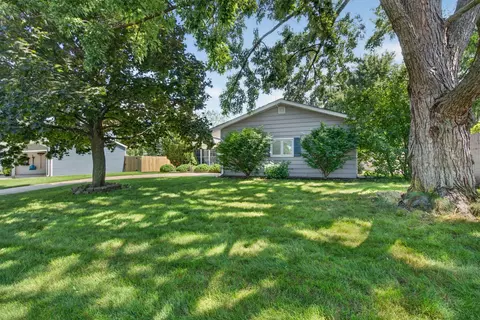Exterior - 2021 Lancaster Ln, Wheaton, IL 60189 photo 3 of 12