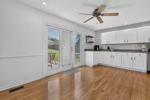 Other - 2021 Lancaster Ln, Wheaton, IL 60189 photo 3 of 5