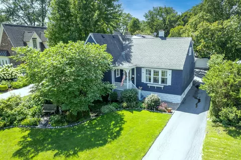 22 Arthur Ave, Clarendon Hills, IL 60514