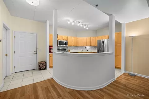 Kitchen - 3100 Town Square Dr #101, Rolling Meadows, IL 60008 photo 3 of 3