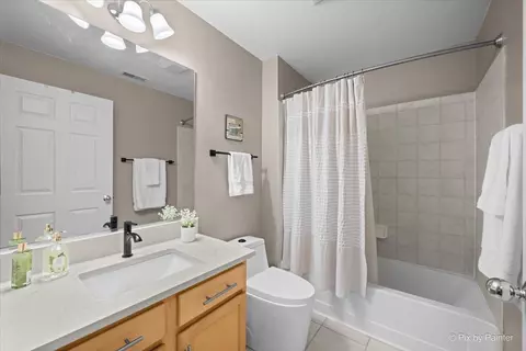 Bath - 3100 Town Square Dr #101, Rolling Meadows, IL 60008 photo 2 of 2