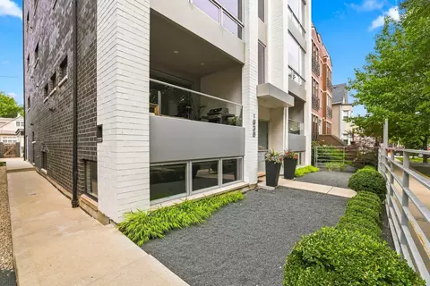1938 N Francisco Ave #1S, Chicago, IL 60647