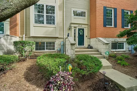 Exterior - 1628 Edinburgh Dr #100-2, Bartlett, IL 60103 photo 2 of 4