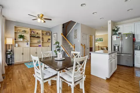 Dining - 1628 Edinburgh Dr #100-2, Bartlett, IL 60103 photo 1 of 1