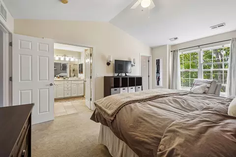 Bedroom - 1628 Edinburgh Dr #100-2, Bartlett, IL 60103 photo 1 of 4