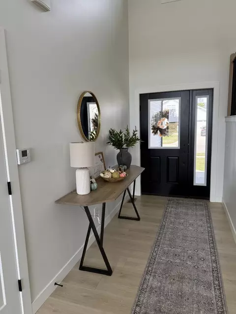 Entry Way - 237 W Torrey Pines Dr, Eldridge, IA 52748 photo 3 of 3