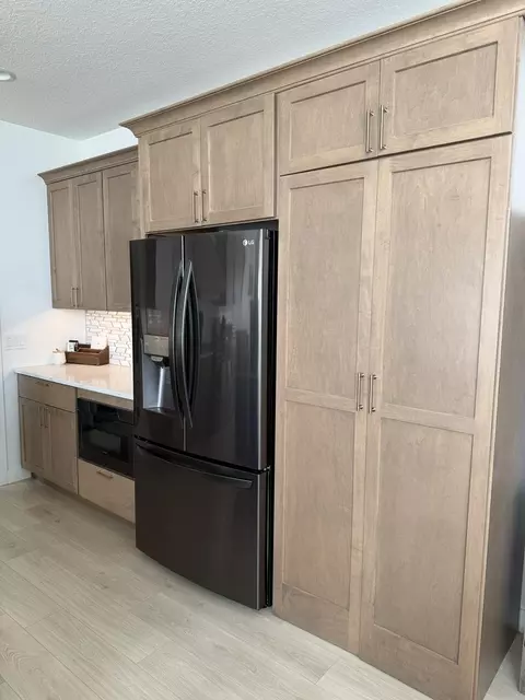 Kitchen - 237 W Torrey Pines Dr, Eldridge, IA 52748 photo 6 of 6