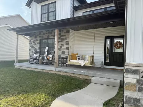 Exterior - 237 W Torrey Pines Dr, Eldridge, IA 52748 photo 3 of 6