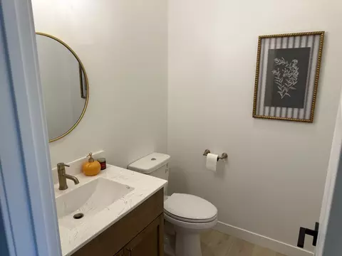 Bath - 237 W Torrey Pines Dr, Eldridge, IA 52748 photo 1 of 2