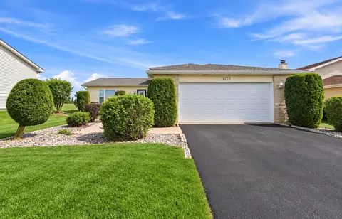 1223 Harvest Ln, University Park, IL 60484