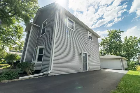 Exterior - 3305 Pheasant Dr, Rolling Meadows, IL 60008 photo 3 of 9
