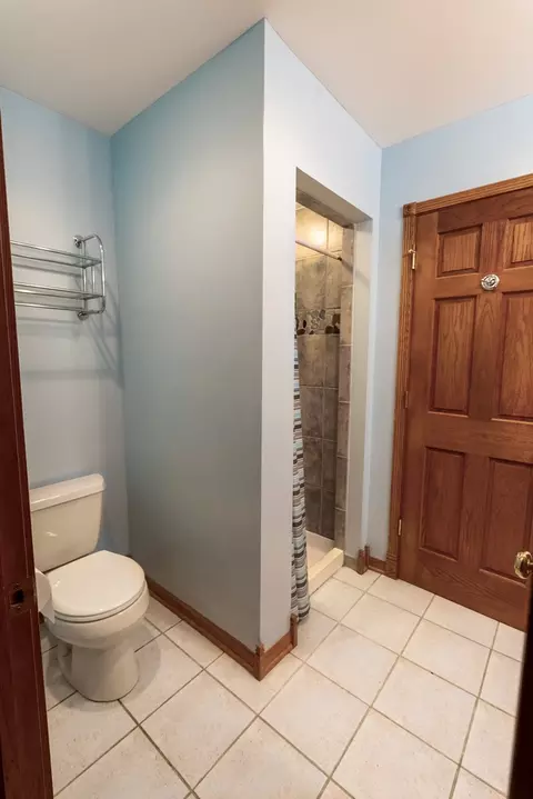 Bath - 3305 Pheasant Dr, Rolling Meadows, IL 60008 photo 5 of 5