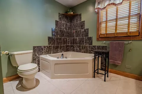 Bath - 3305 Pheasant Dr, Rolling Meadows, IL 60008 photo 1 of 5