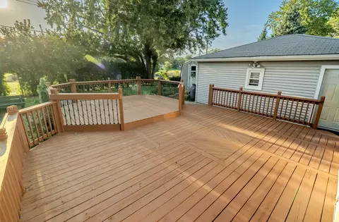 Exterior - 3305 Pheasant Dr, Rolling Meadows, IL 60008 photo 5 of 9