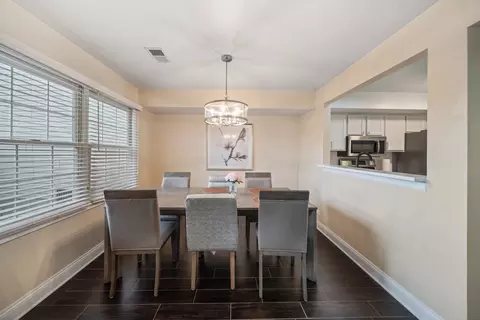 Dining - 4825 Turnberry Dr, Hoffman Estates, IL 60010 photo 1 of 2