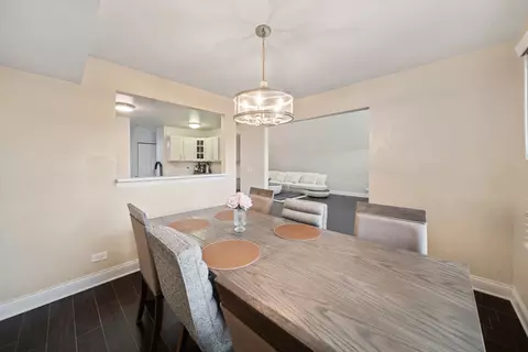 Dining - 4825 Turnberry Dr, Hoffman Estates, IL 60010 photo 2 of 2