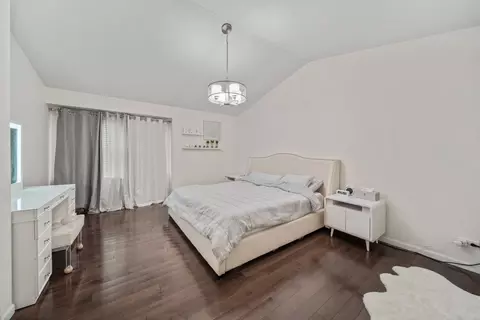 Bedroom - 4825 Turnberry Dr, Hoffman Estates, IL 60010 photo 1 of 3