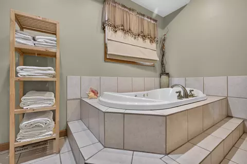 Bath - 202 S Division St, Mark, IL 61340 photo 3 of 4