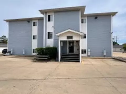 3130 W Monroe St #312, Waukegan, IL 60085