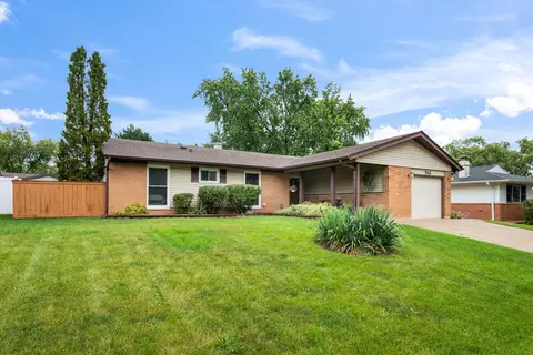 743 Delphia Ave, Elk Grove Village, IL 60007