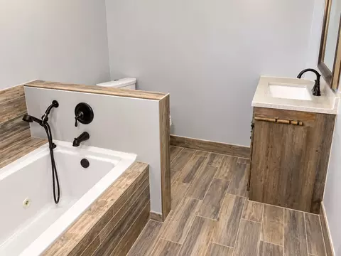 Bath - 603 Union Ave, Dowell, IL 62927 photo 1 of 1