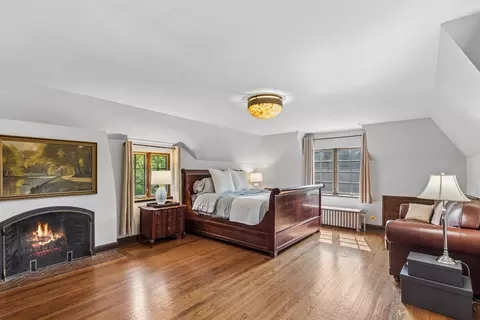 Bedroom - 465 Dundee Rd, Glencoe, IL 60022 photo 1 of 7