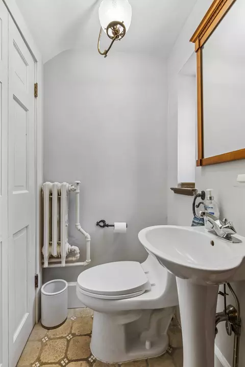 Bath - 465 Dundee Rd, Glencoe, IL 60022 photo 7 of 7