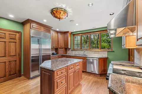 Kitchen - 465 Dundee Rd, Glencoe, IL 60022 photo 1 of 4