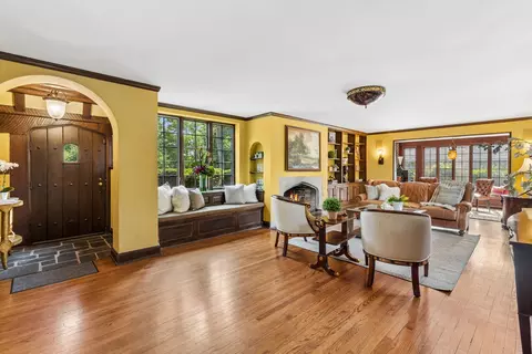 Living - 465 Dundee Rd, Glencoe, IL 60022 photo 1 of 3