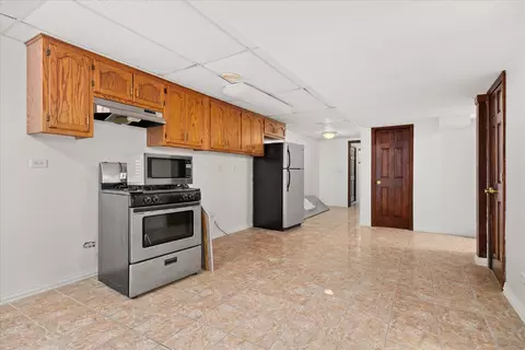 Kitchen - 1125 Darin Dr, Lockport, IL 60441 photo 5 of 5