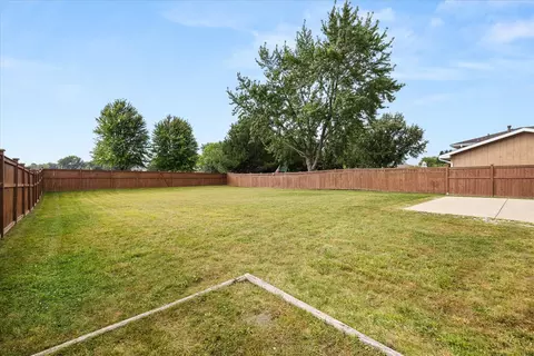 Exterior - 1125 Darin Dr, Lockport, IL 60441 photo 5 of 6