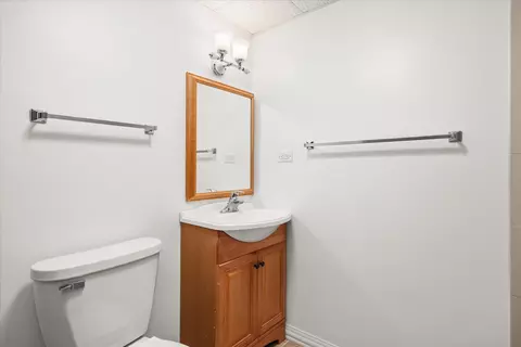 Bath - 1125 Darin Dr, Lockport, IL 60441 photo 7 of 8