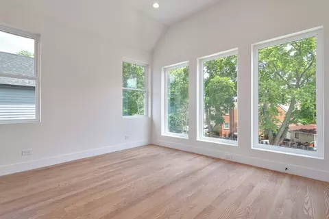 Bedroom - 5000 W Argyle St, Chicago, IL 60630 photo 2 of 3