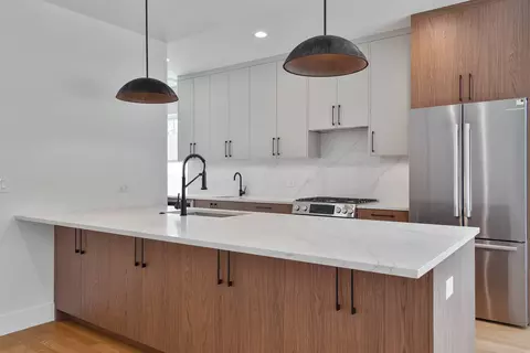 Kitchen - 5000 W Argyle St, Chicago, IL 60630 photo 2 of 5