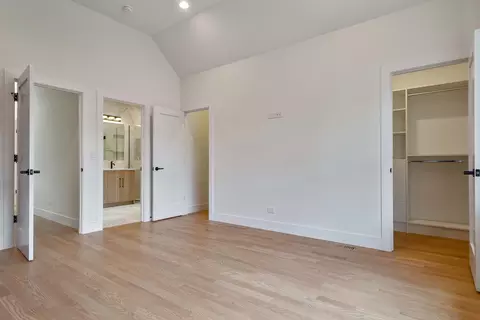 Bedroom - 5000 W Argyle St, Chicago, IL 60630 photo 1 of 3