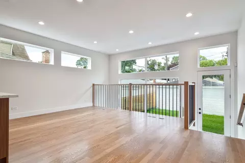 Living - 5000 W Argyle St, Chicago, IL 60630 photo 1 of 3