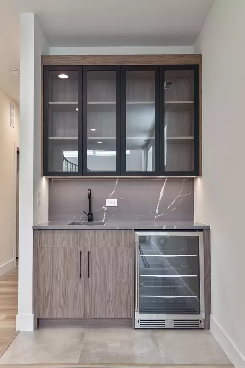 Kitchen - 5000 W Argyle St, Chicago, IL 60630 photo 5 of 5