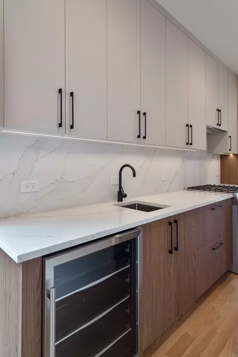 Kitchen - 5000 W Argyle St, Chicago, IL 60630 photo 4 of 5