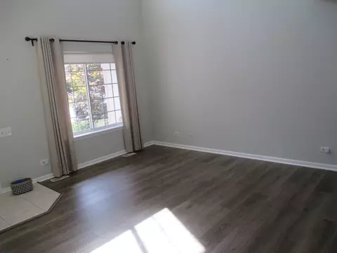 Living - 500 Rose Ln, Bartlett, IL 60103 photo 2 of 10