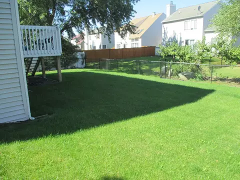 Exterior - 500 Rose Ln, Bartlett, IL 60103 photo 5 of 9