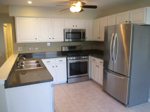 Kitchen - 500 Rose Ln, Bartlett, IL 60103 photo 1 of 4