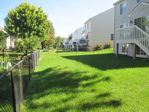 Exterior - 500 Rose Ln, Bartlett, IL 60103 photo 7 of 9