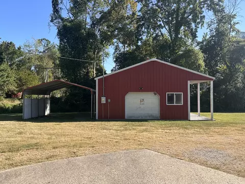 Exterior - 632 N Pershing St, Energy, IL 62933 photo 6 of 8