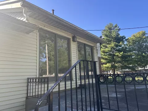 Exterior - 632 N Pershing St, Energy, IL 62933 photo 5 of 8