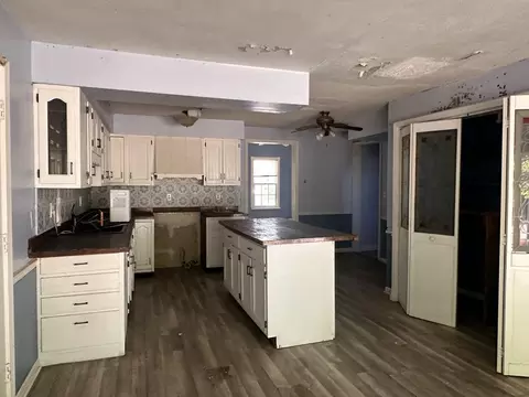 Kitchen - 632 N Pershing St, Energy, IL 62933 photo 2 of 3